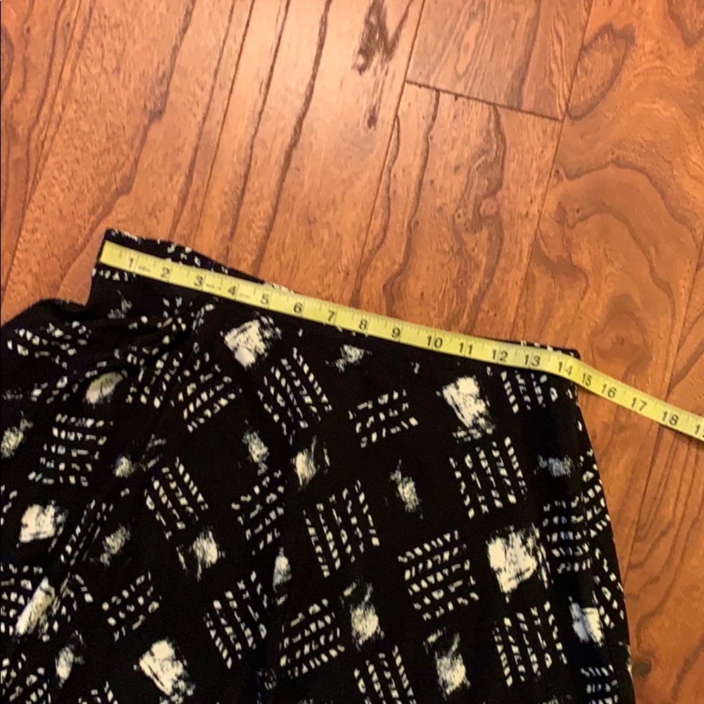🆕 Worth Asymmetrical Skirt - Picture 7 of 14